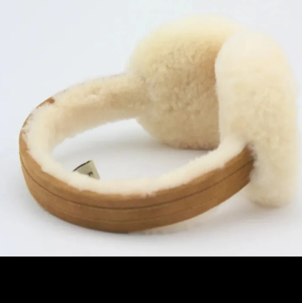 UGG  Shearling Sheepskin‎ Earmuffs